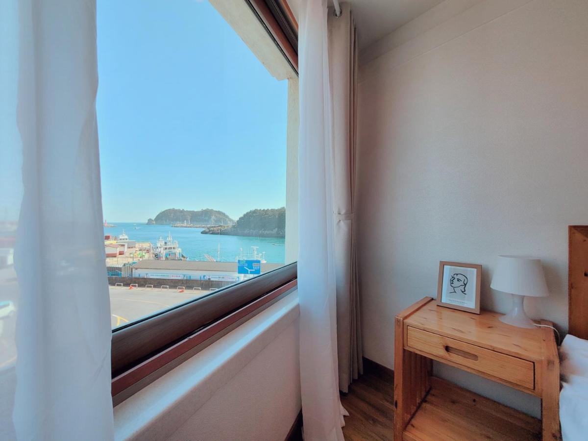 Seogwiporto Villa Exterior photo
